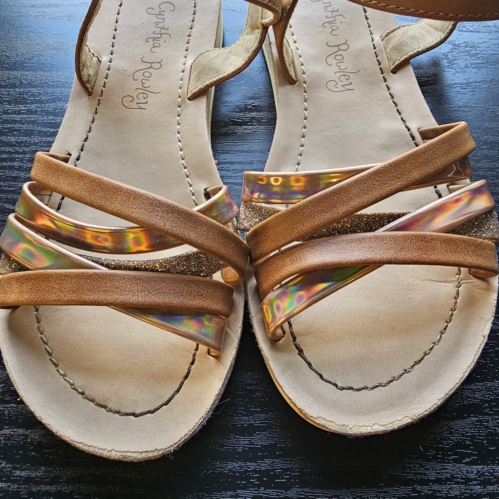 Cynthia Rowley Tan and Gold Strappy Sandals Girls/Youth Sz 2